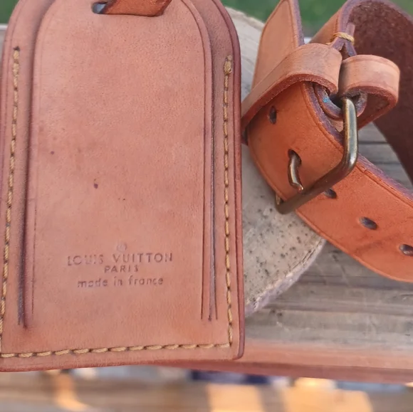 LOUIS VUITTON VACHETTA LUGGAGE TAG & POIGNETTE - Picture 2 of 3